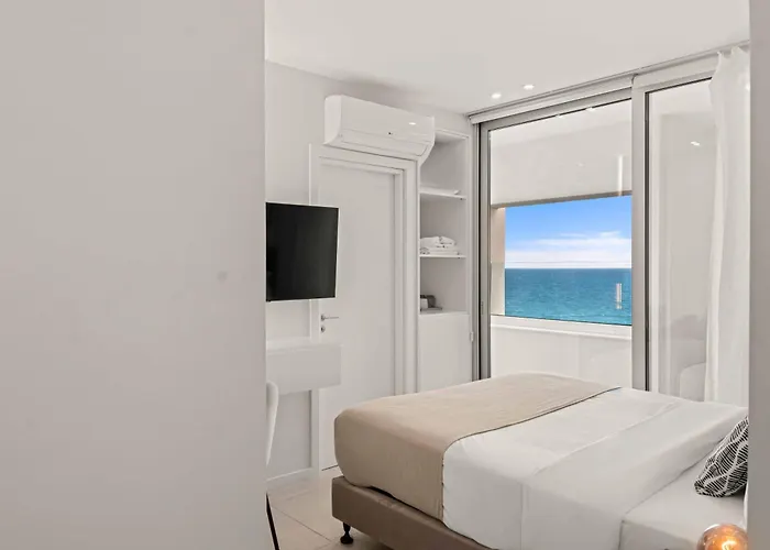 Daire Phaedrus Living: Seaside Residences 03 Limasol